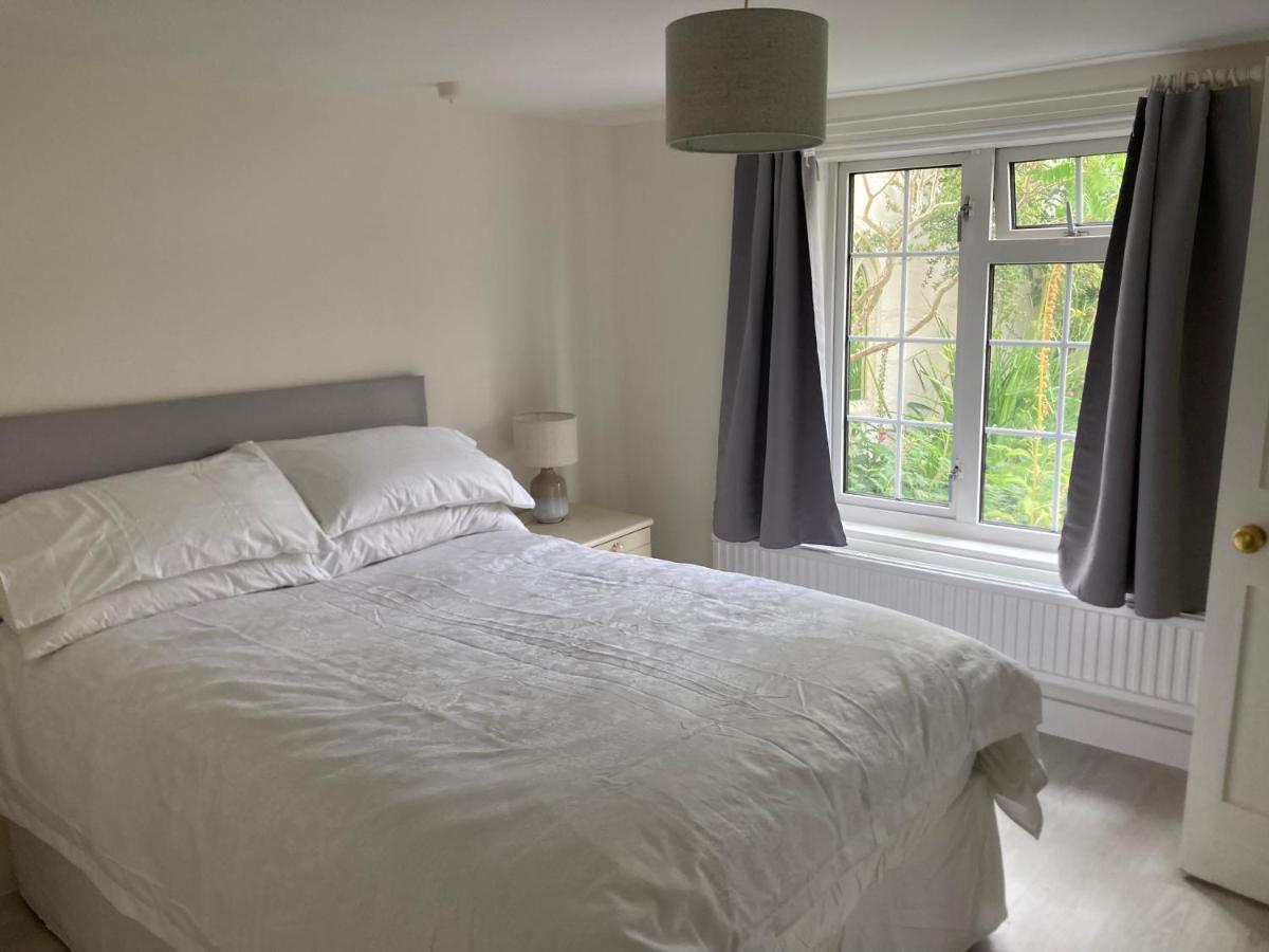 Bryntirion Farmhouse Apartment With Hot Tub Llanfair Caereinion ภายนอก รูปภาพ