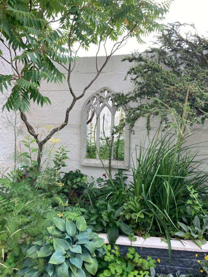 Bryntirion Farmhouse Apartment With Hot Tub Llanfair Caereinion ภายนอก รูปภาพ