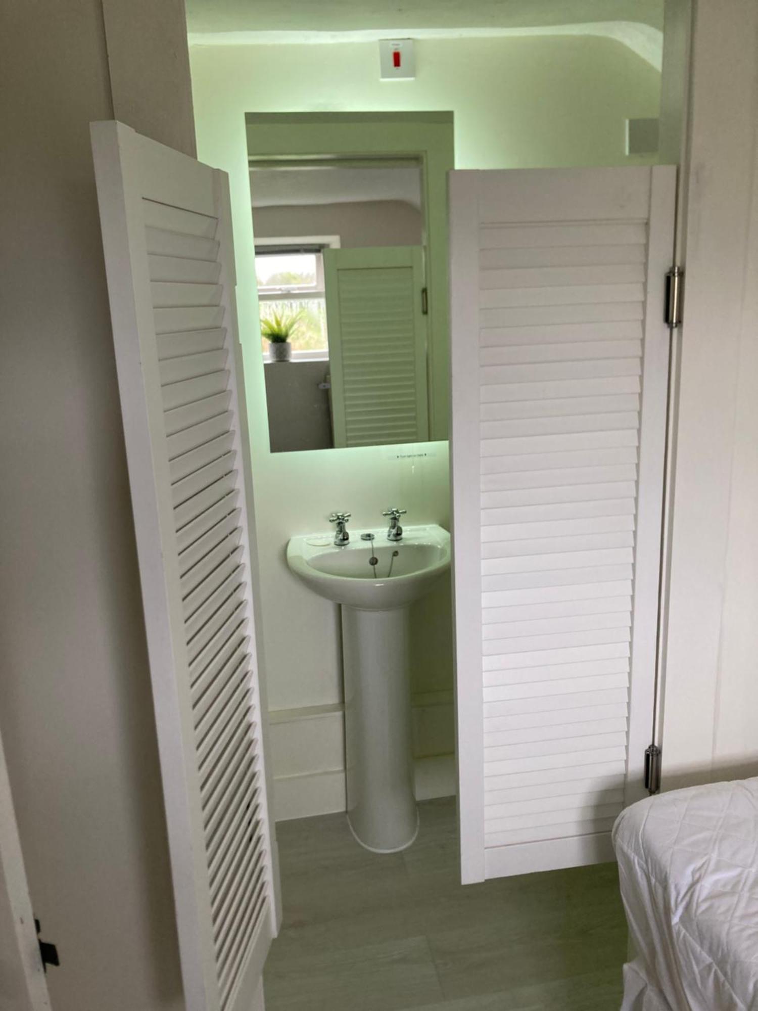 Bryntirion Farmhouse Apartment With Hot Tub Llanfair Caereinion ภายนอก รูปภาพ