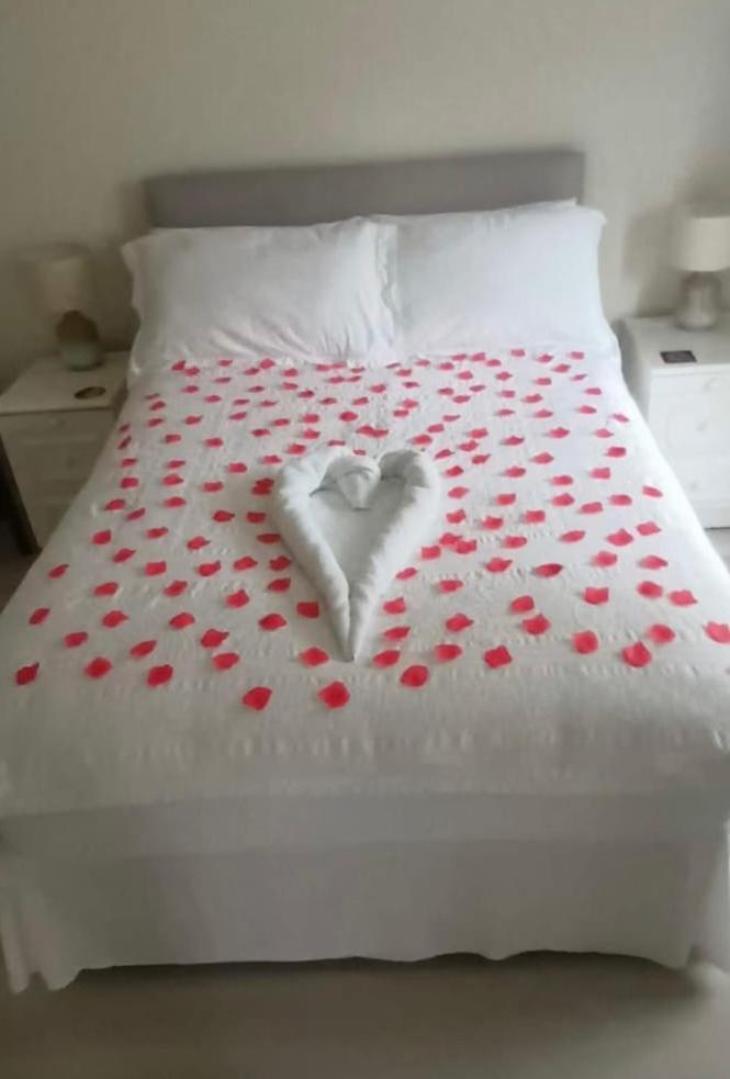 Bryntirion Farmhouse Apartment With Hot Tub Llanfair Caereinion ภายนอก รูปภาพ